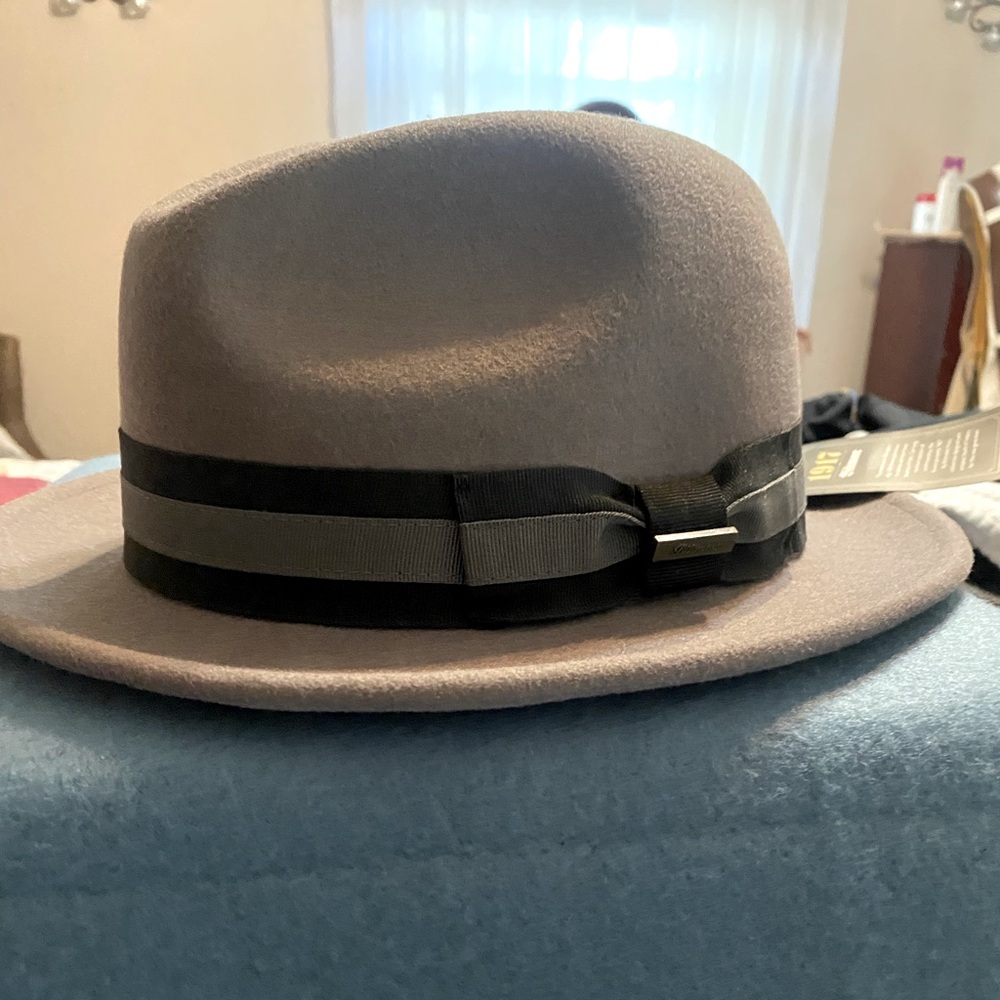 XL men’s hat, Men’s Wearhouse. NWT gray. Excellent condition